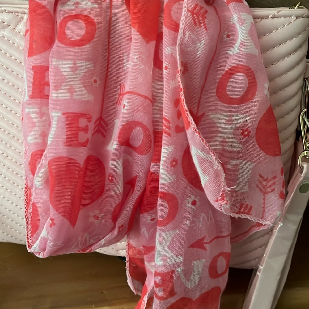 🩷❤️NEW Pink & Red Lightwright Sheer LOVE HEARTS XOXO ARROW SCARF🩷💜